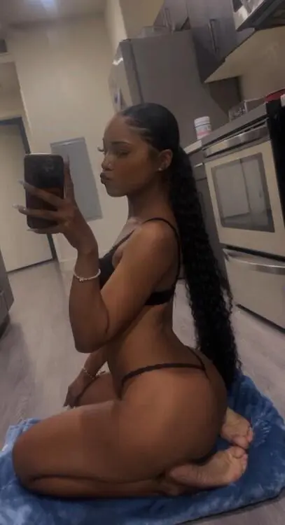 Story by HunniBee300